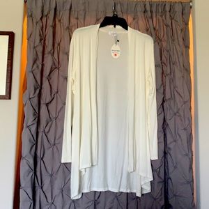 Cardigan- light weight withe pockets